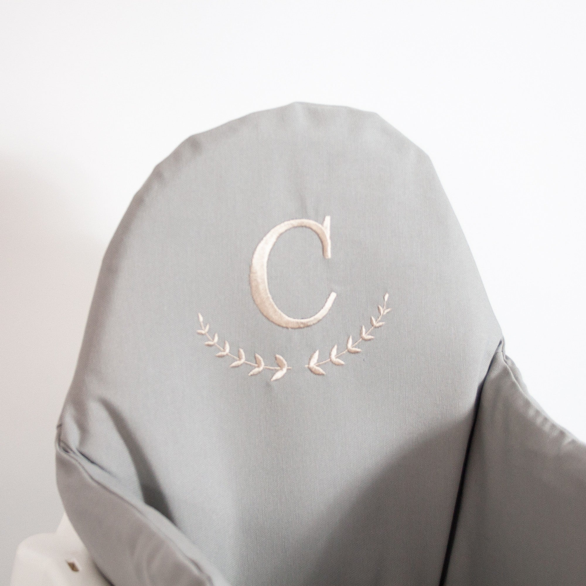 Harf Nakışlı Mama Sandalyesi Minderi Gray