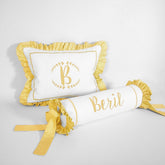 Kişiye özel isim nakışlı bebek yastığı - Sarı