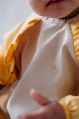 Cleo Uzun Kollu Beslenme & Aktivite Önlüğü 1-3 yaş - Sarı