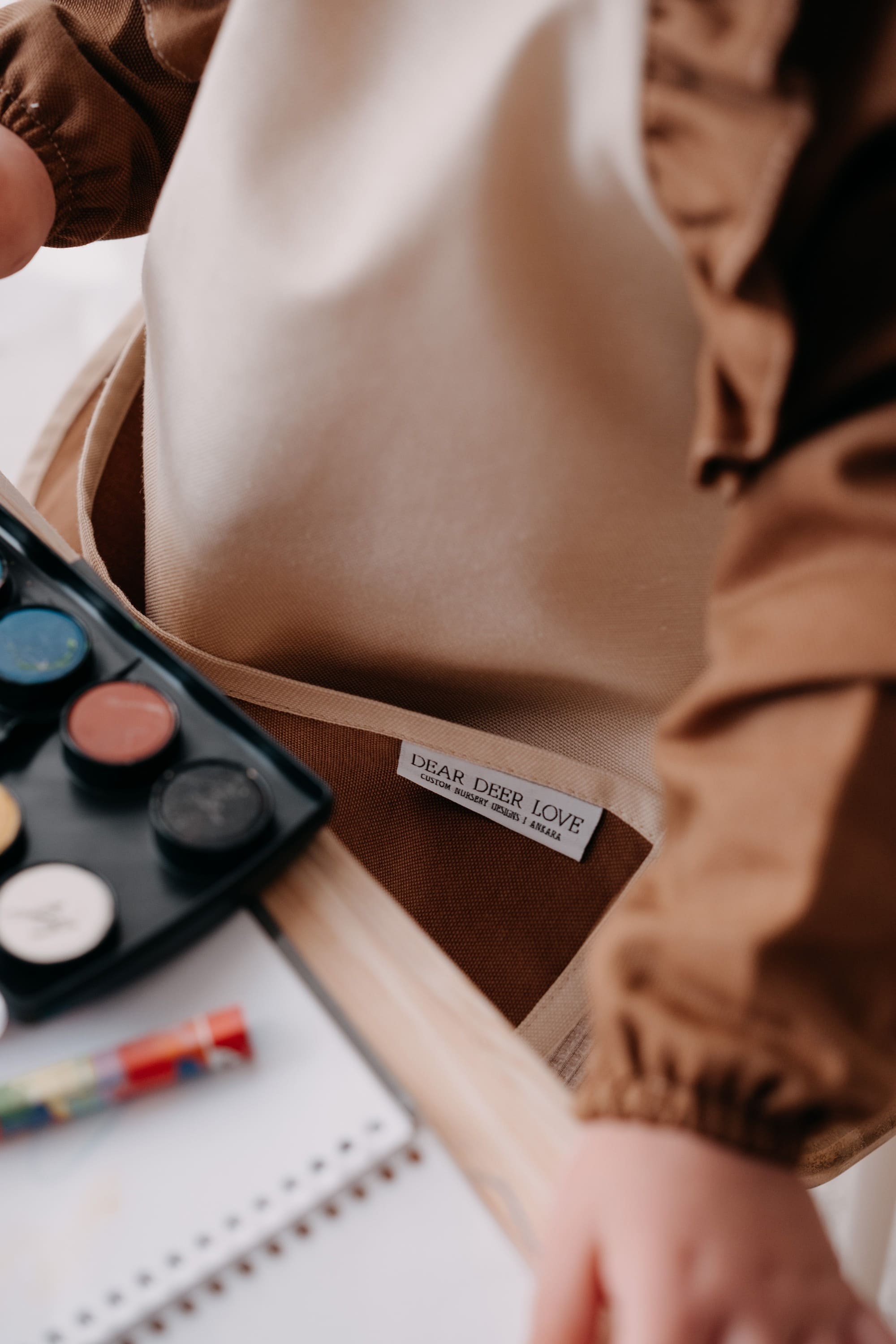 Cleo Uzun Kollu Beslenme & Aktivite Önlüğü 1-3 yaş - Kahve